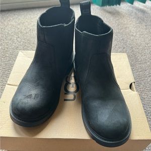 Boys UGG’s size 2